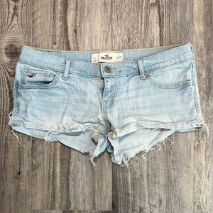 Hollister Light Wash Low Rise Jean Shorts Size 5